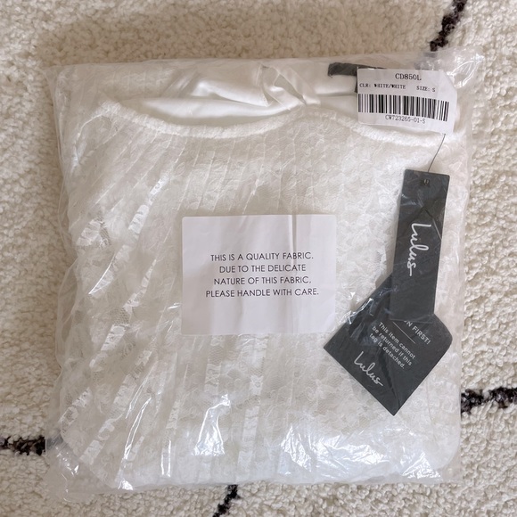 NWT Lulu’s Season of Romance White Tiered Lace Dress Small - Picture 5 of 7